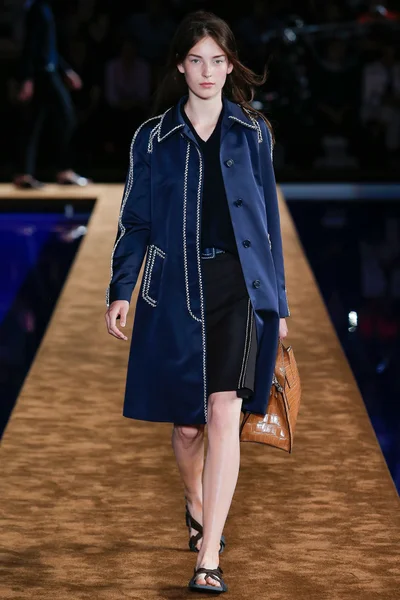 Look 38